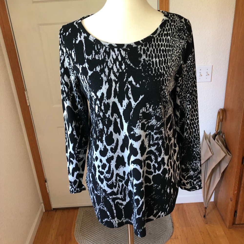 Karen Kane knit top size M
